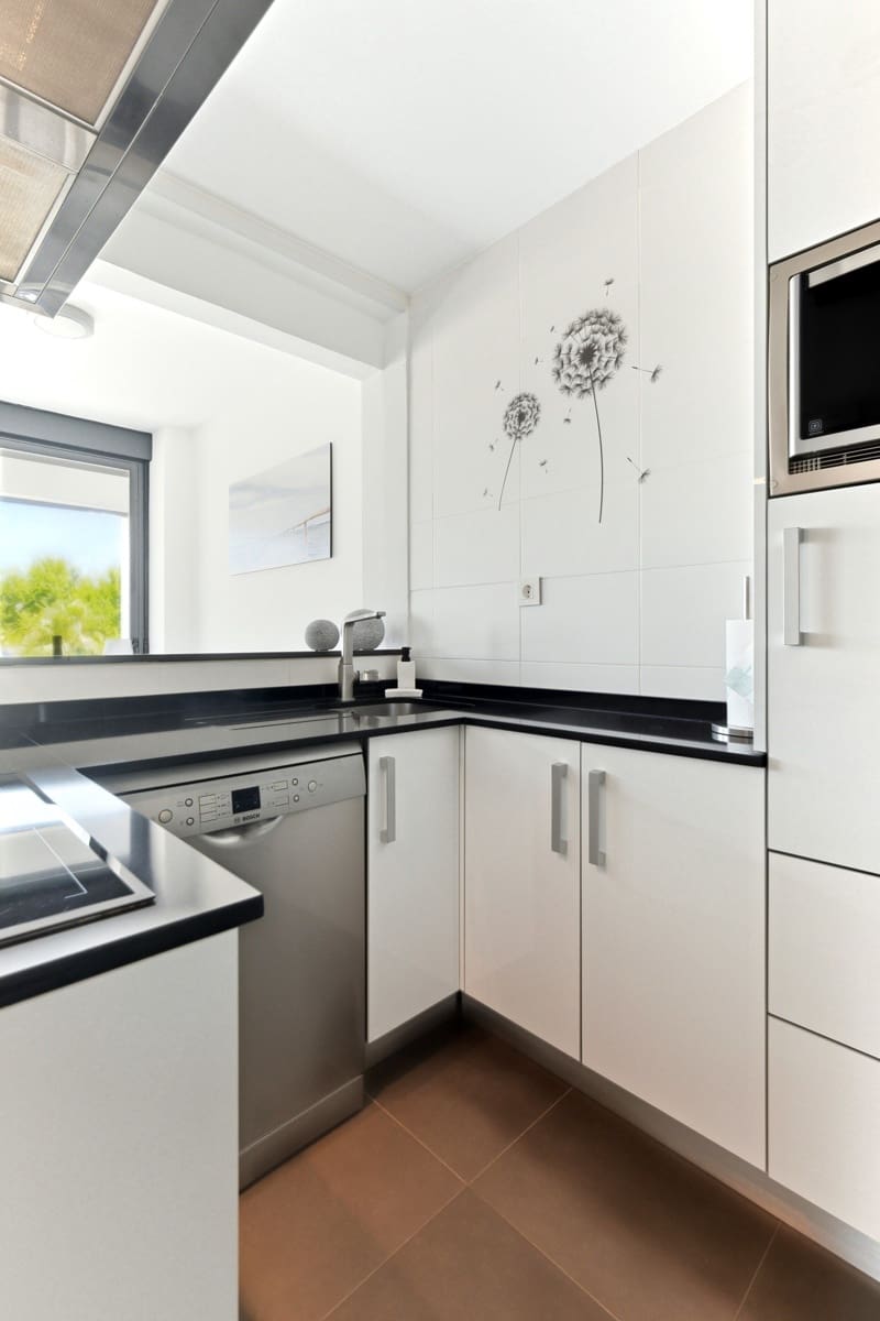 Apartamento de 2 habitaciones en Torre de la Horadada en venta - 289.000 € (Ref: 9910355)