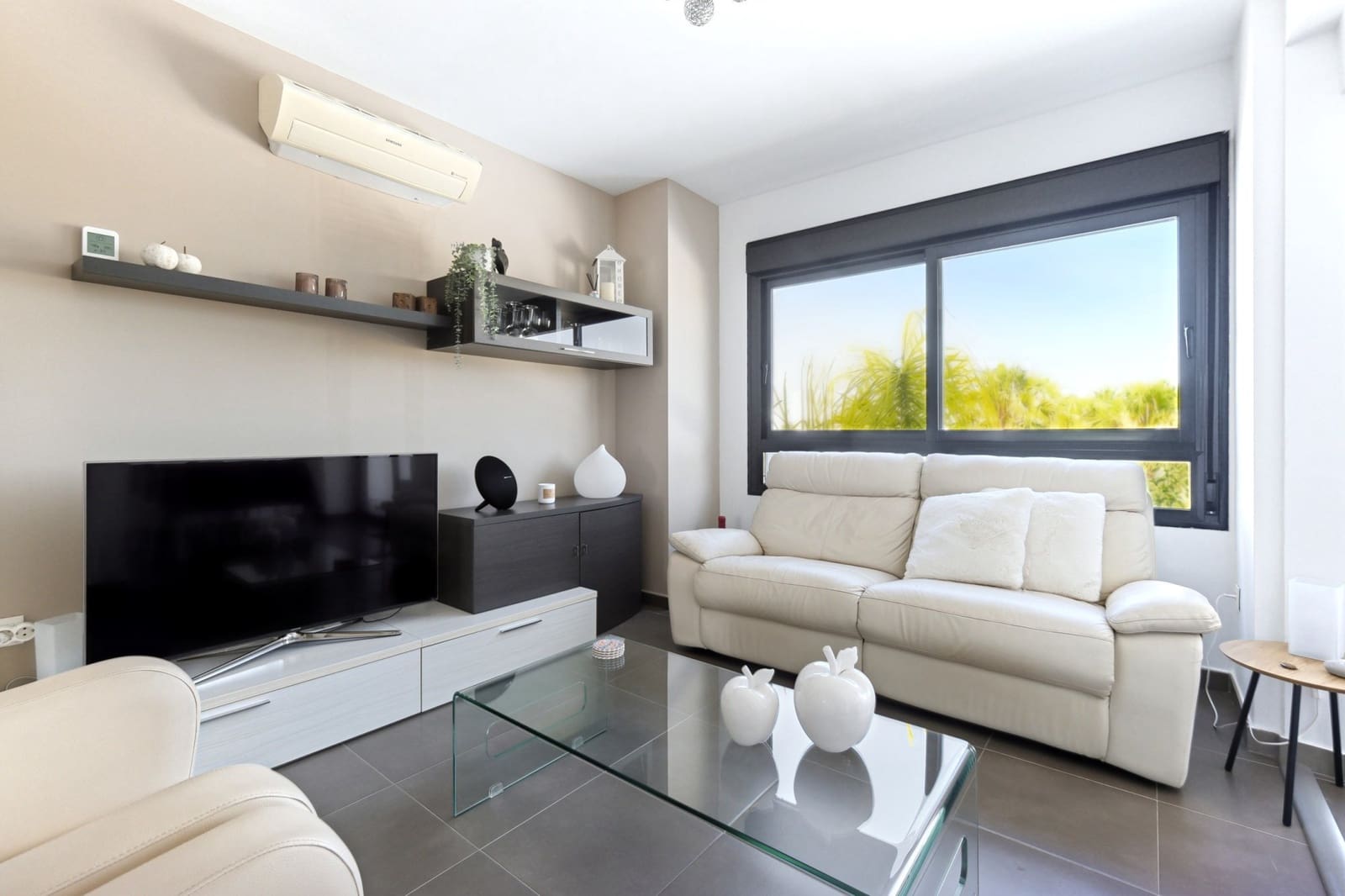 Apartamento de 2 habitaciones en Torre de la Horadada en venta - 289.000 € (Ref: 9910355)