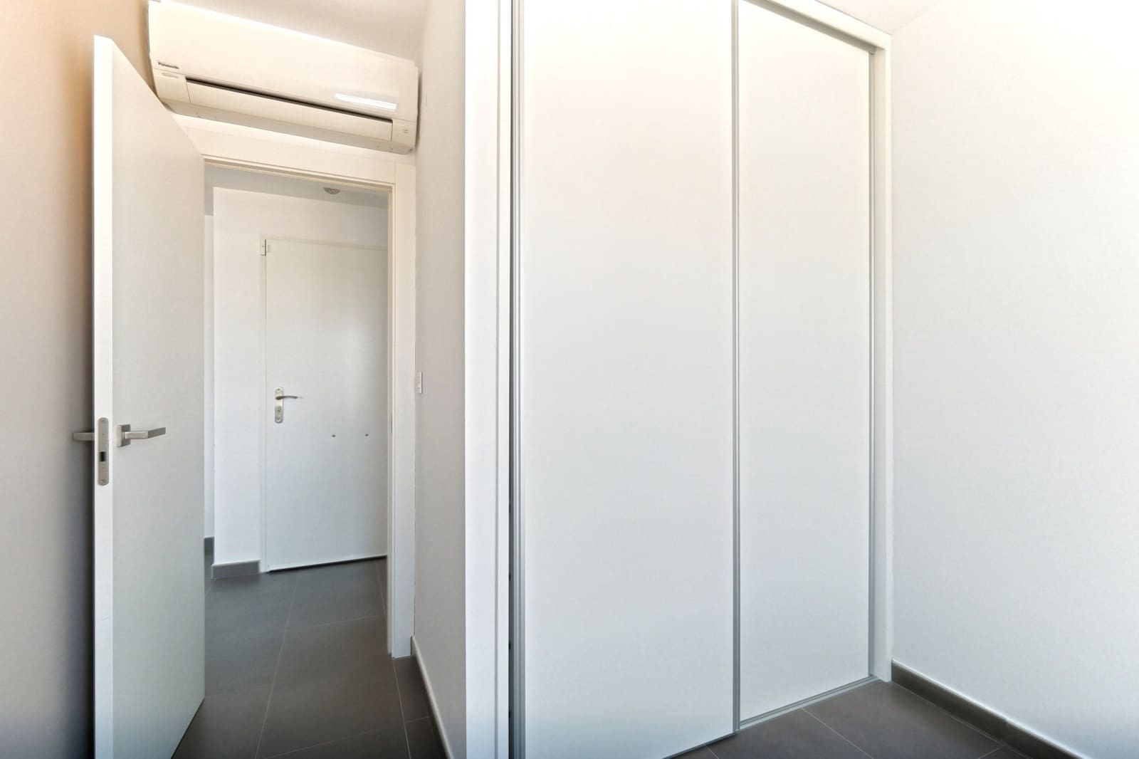 Apartamento de 2 habitaciones en Torre de la Horadada en venta - 289.000 € (Ref: 9910355)