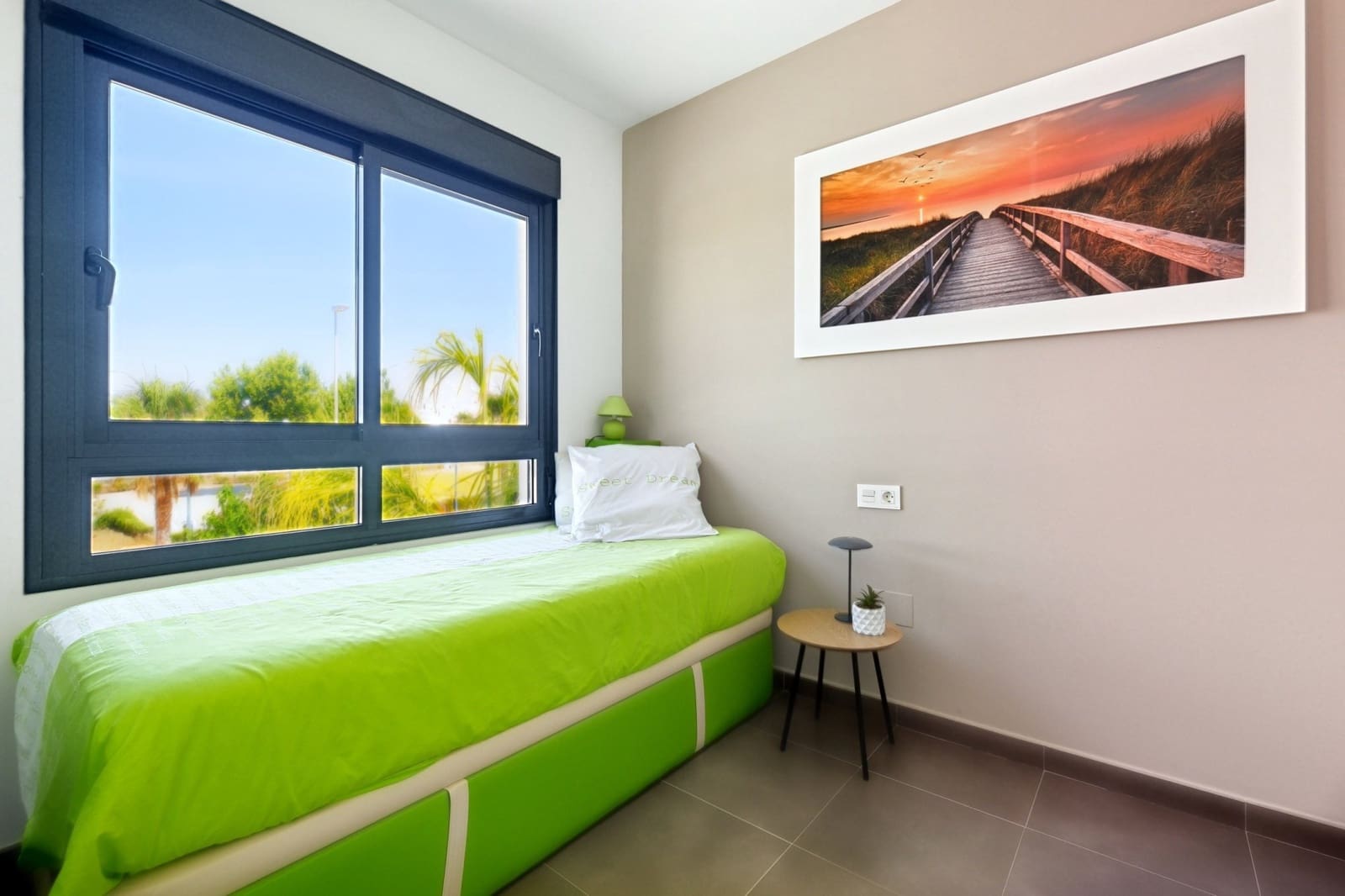 Apartamento de 2 habitaciones en Torre de la Horadada en venta - 289.000 € (Ref: 9910355)