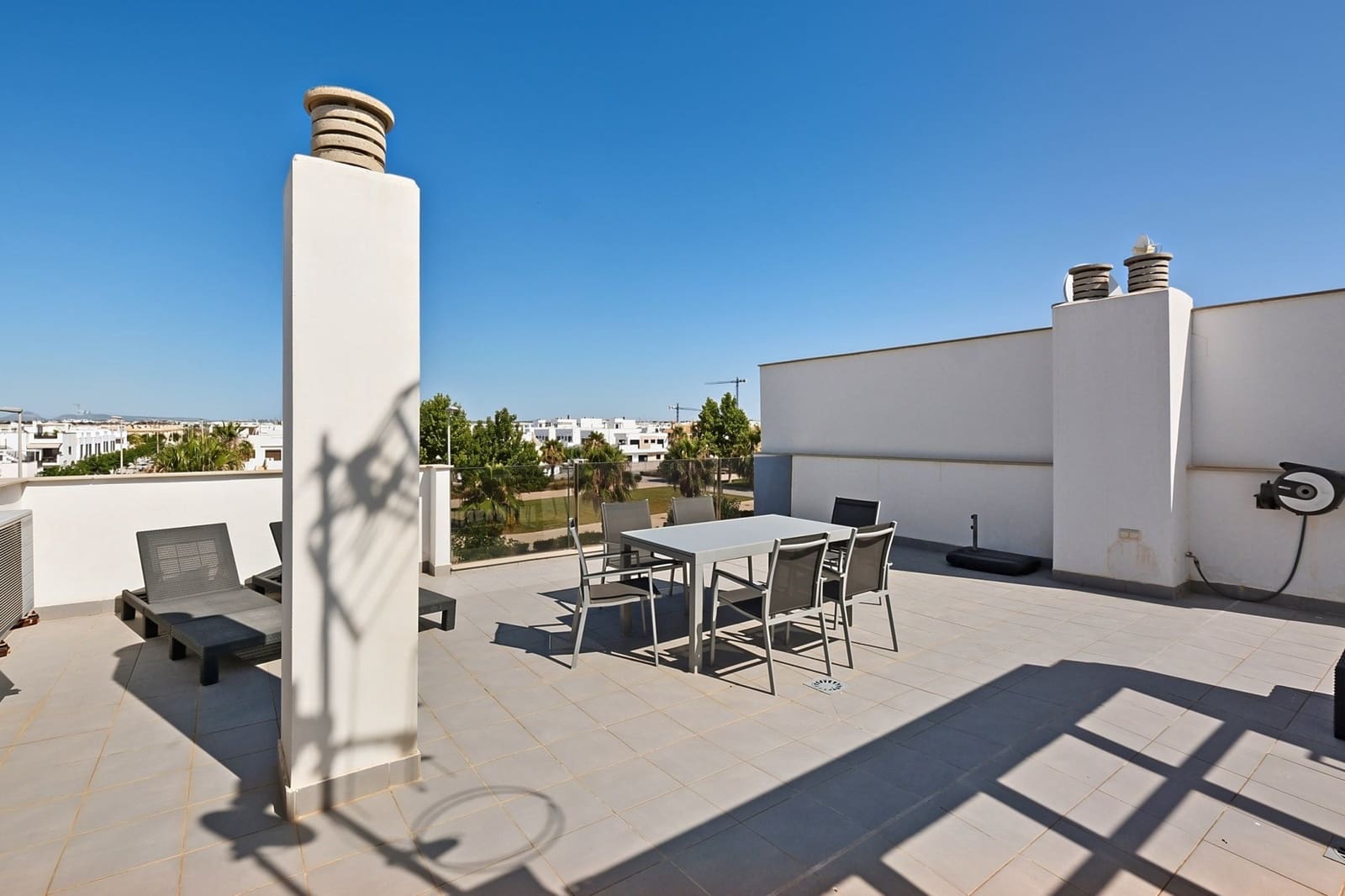 Apartamento de 2 habitaciones en Torre de la Horadada en venta - 289.000 € (Ref: 9910355)