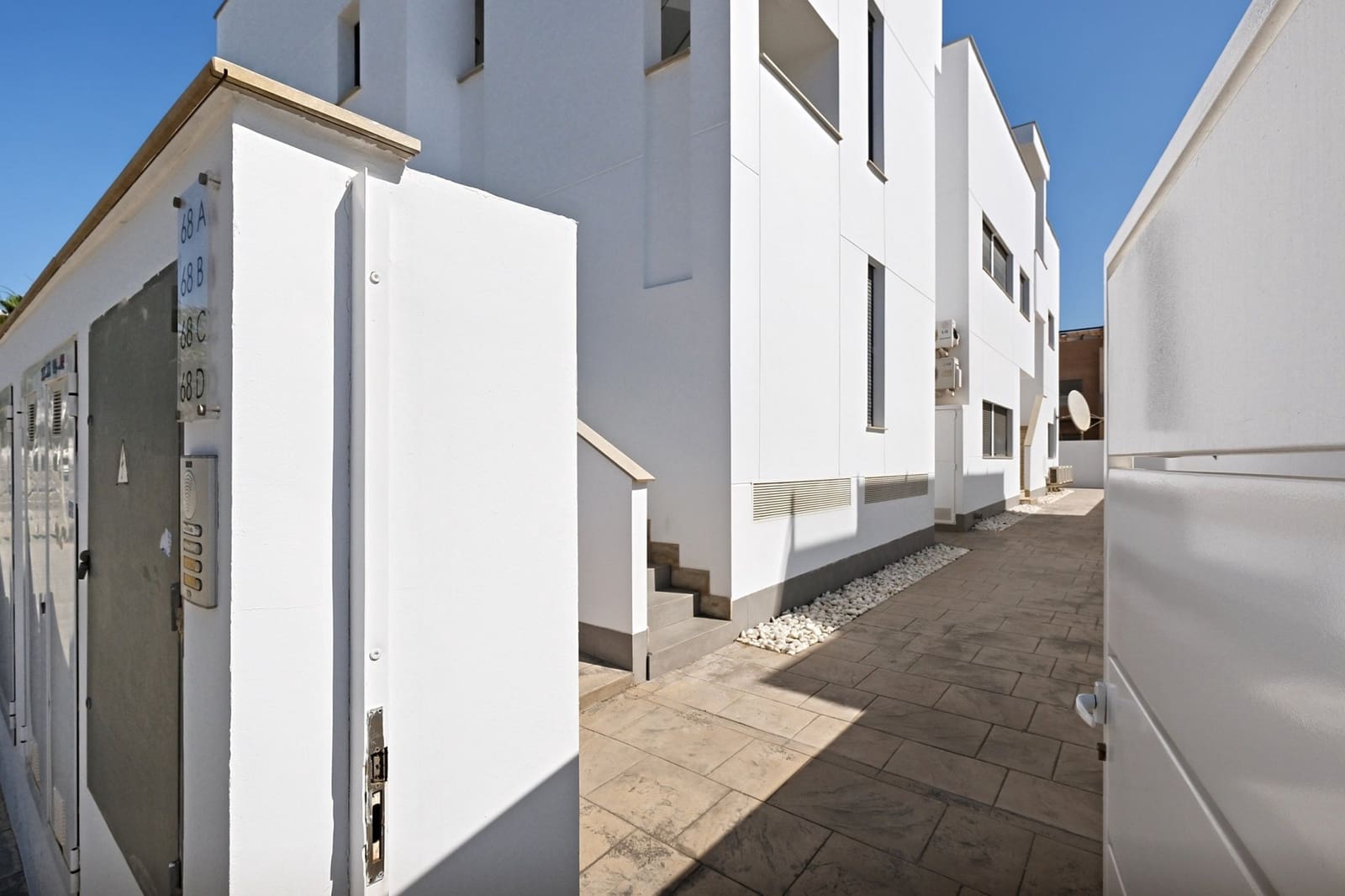 Apartamento de 2 habitaciones en Torre de la Horadada en venta - 289.000 € (Ref: 9910355)
