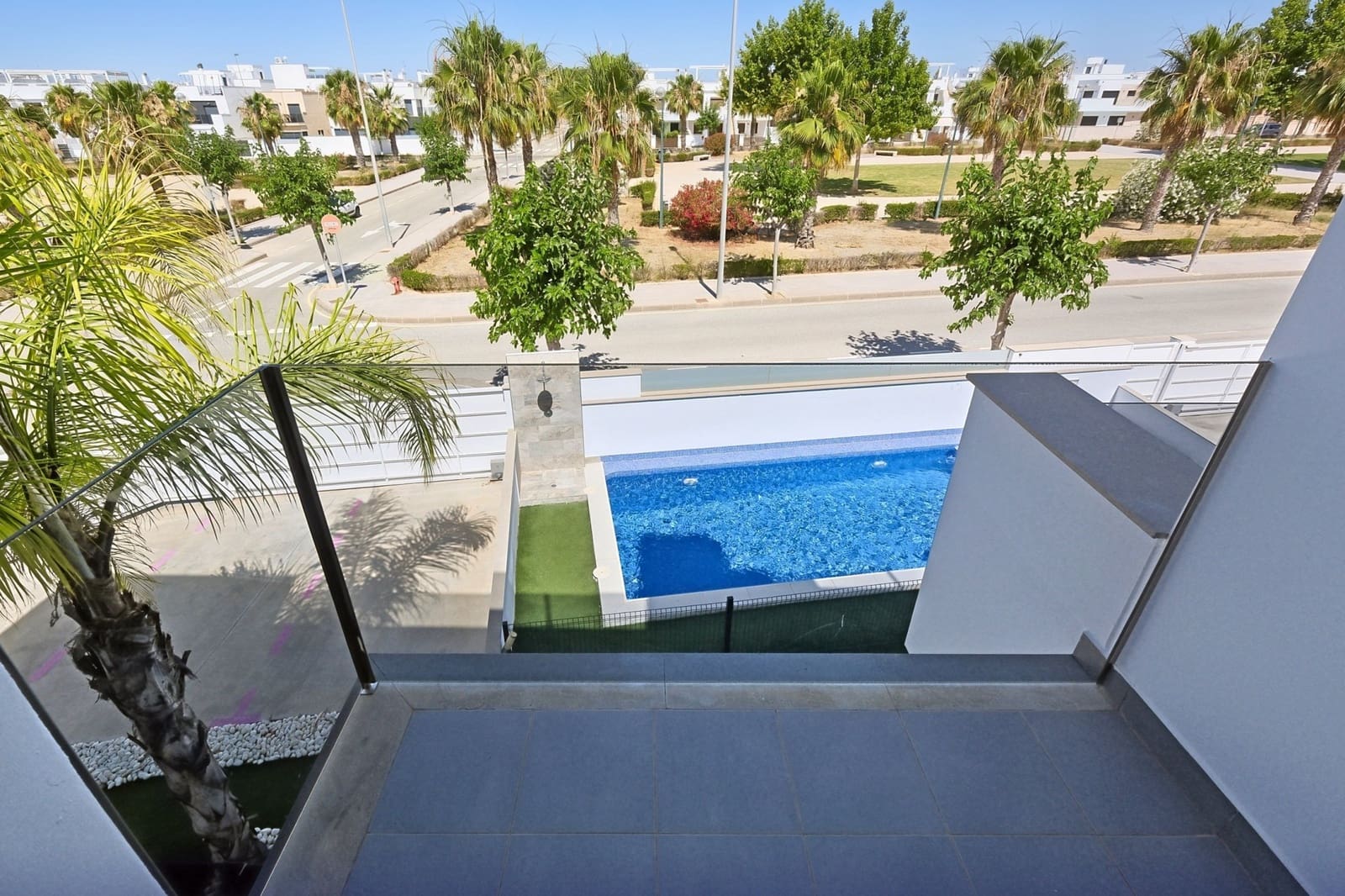 Apartamento de 2 habitaciones en Torre de la Horadada en venta - 289.000 € (Ref: 9910355)