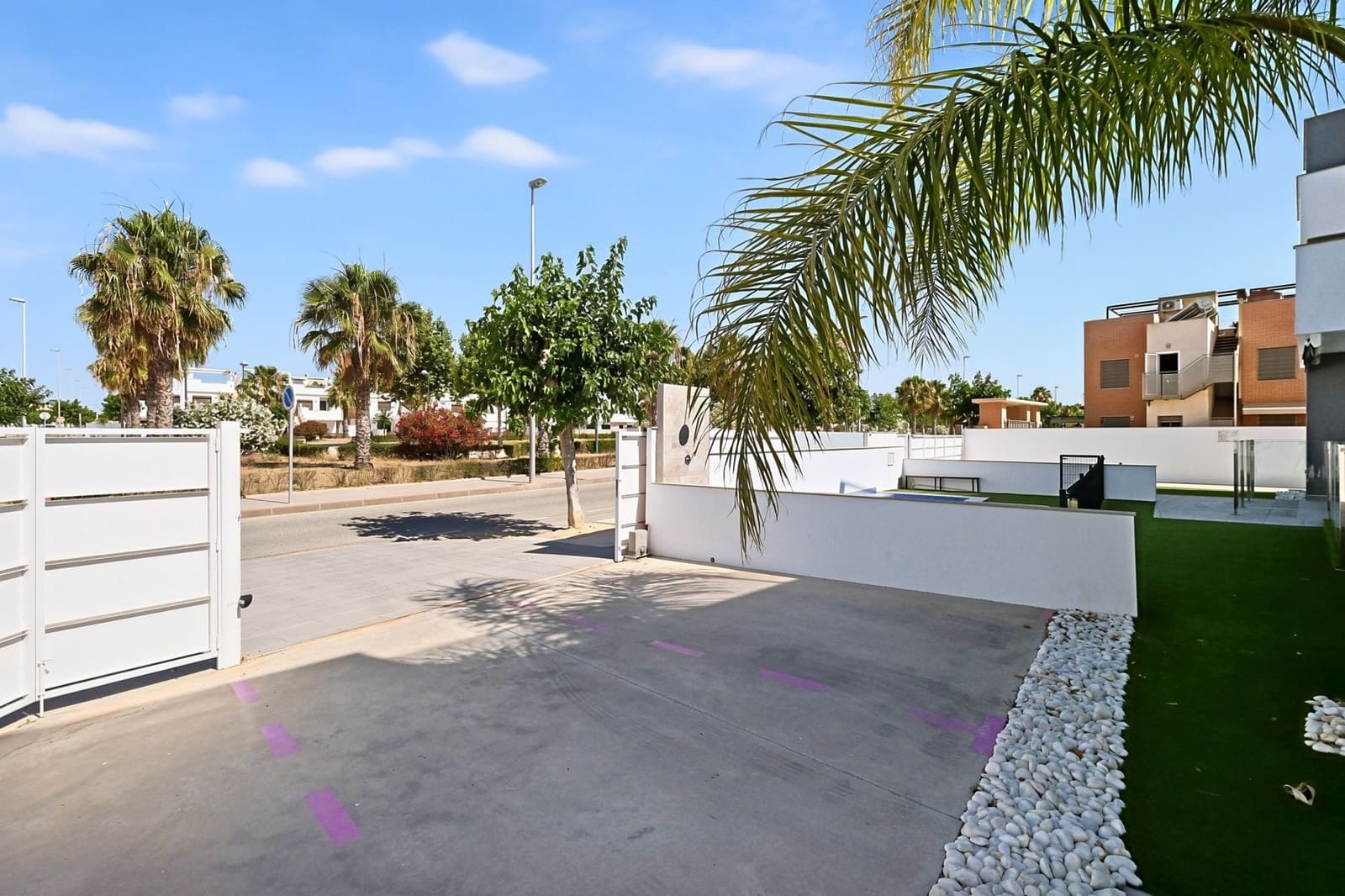 Apartamento de 2 habitaciones en Torre de la Horadada en venta - 289.000 € (Ref: 9910355)