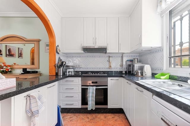 2 soveværelse Semi-Rækkehus til salg i Torre de la Horadada, Pilar de la Horadada - € 230.000 (Ref: 9941825)