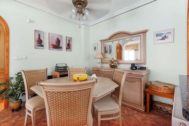 2 soveværelse Semi-Rækkehus til salg i Torre de la Horadada, Pilar de la Horadada - € 230.000 (Ref: 9941825)
