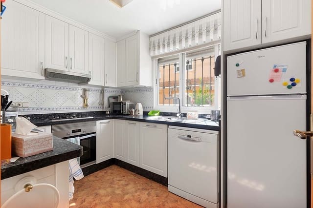 2 soveværelse Semi-Rækkehus til salg i Torre de la Horadada, Pilar de la Horadada - € 230.000 (Ref: 9941825)