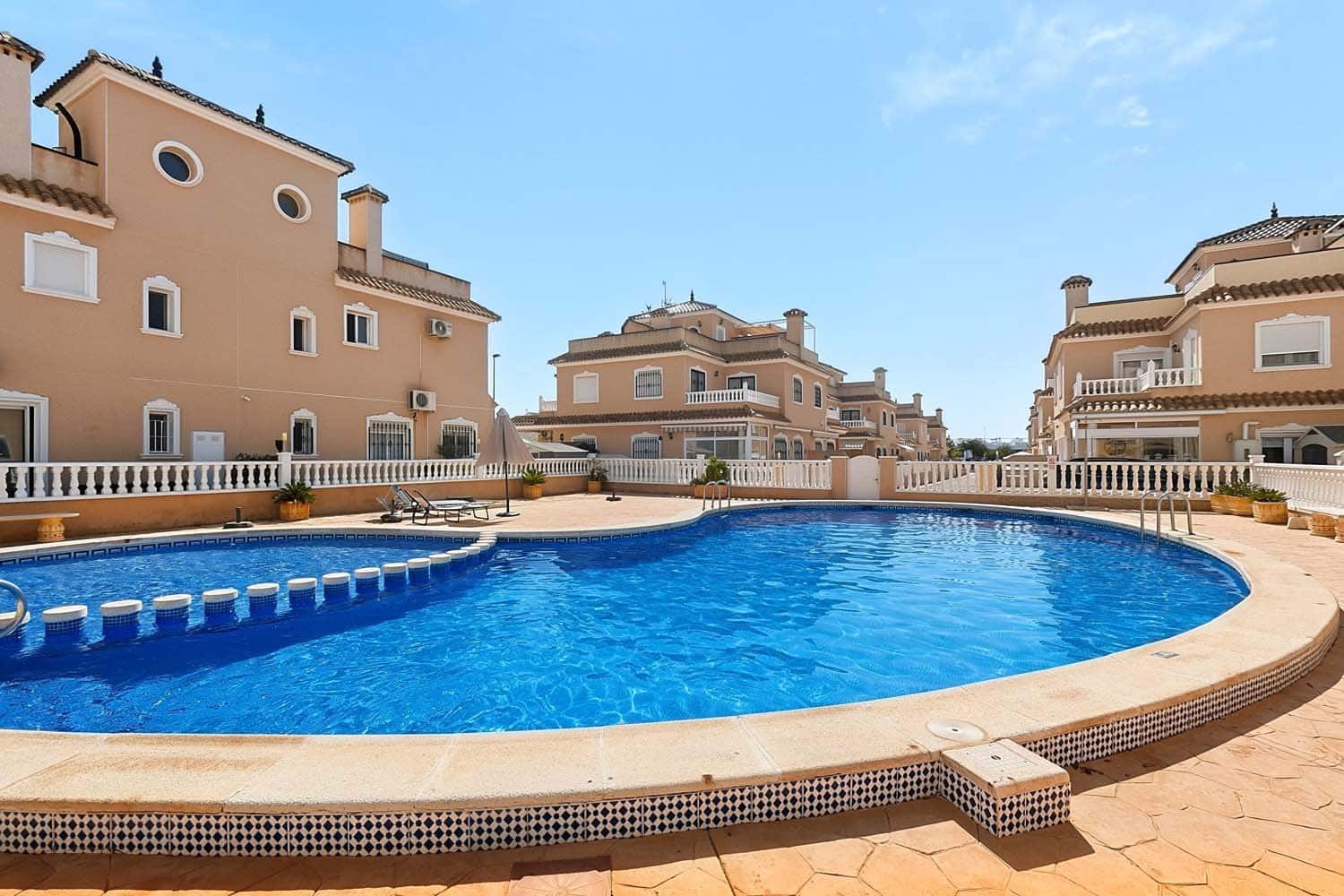 Pareado de 2 habitaciones en Torre de la Horadada en venta con piscina - 230.000 € (Ref: 9941825)