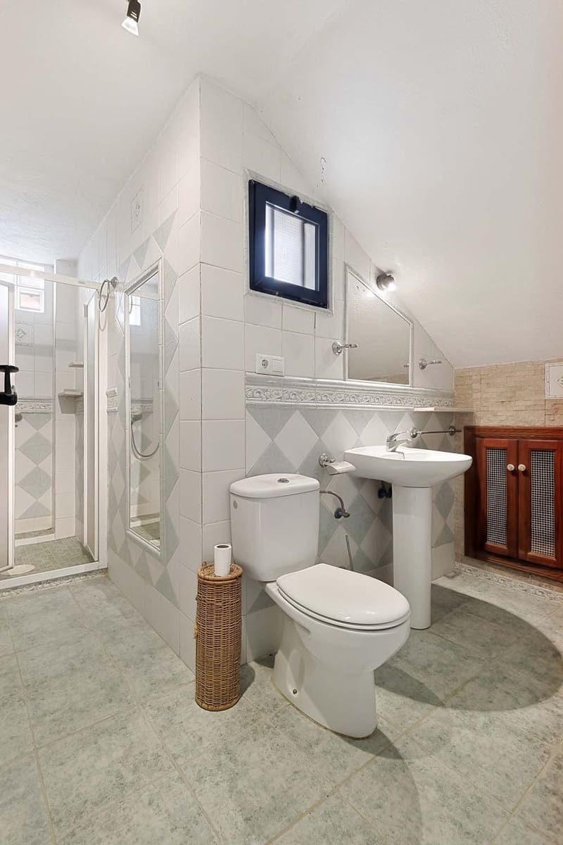 3 bedroom Villa for sale in Bigastro - € 425,000 (Ref: 9981369)