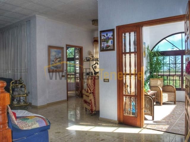 5 makuuhuone Huvila myytävänä paikassa Las Chafiras (San Miguel), San Miguel de Abona mukana uima-altaan 
autotalli - 1 190 000 € (Ref: 9591859)