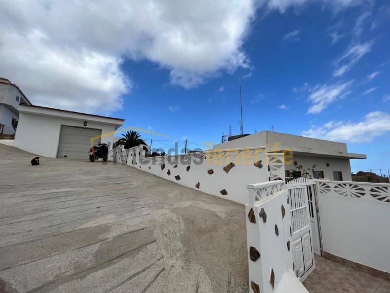 5 bedroom Finca/Country House for sale in Los Blanquitos with garage - € 379,000 (Ref: 9591860)