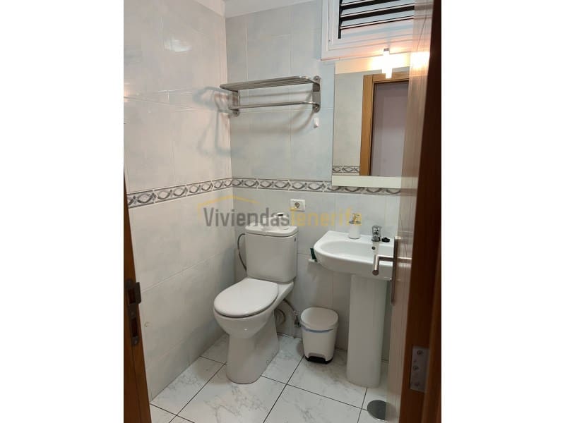 2 bedroom Apartment for holiday rental in Los Cristianos - € 220 (Ref: 9591864)