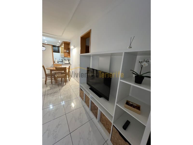 2 bedroom Apartment for holiday rental in Los Cristianos - € 220 (Ref: 9591864)