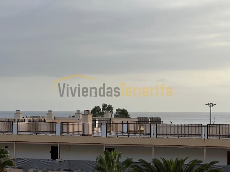 2 bedroom Apartment for holiday rental in Los Cristianos - € 220 (Ref: 9591864)