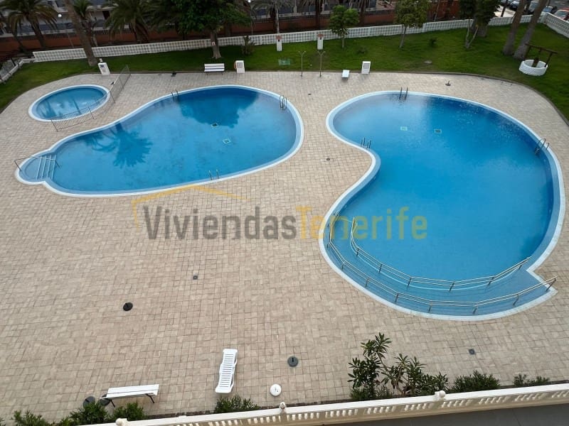 2 bedroom Apartment for holiday rental in Los Cristianos - € 220 (Ref: 9591864)