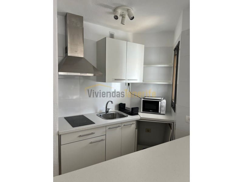 1 bedroom Apartment for holiday rental in Los Cristianos - € 170 (Ref: 9591865)