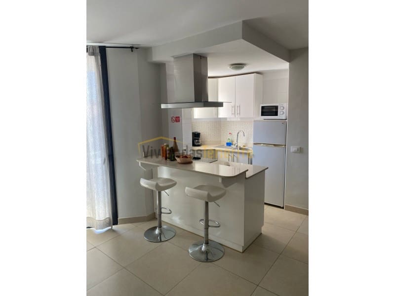 1 bedroom Apartment for rent in Los Cristianos - € 2,100 (Ref: 9591868)