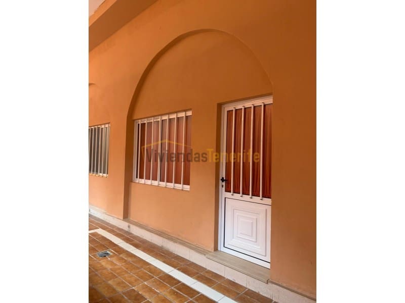 Local Comercial de 2 habitaciones en Costa Adeje en venta - 147.000 € (Ref: 9591869)