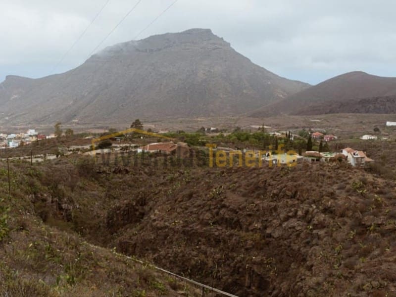 Maalaistalo myytävänä paikassa Arona - 100 000 € (Ref: 9591873)