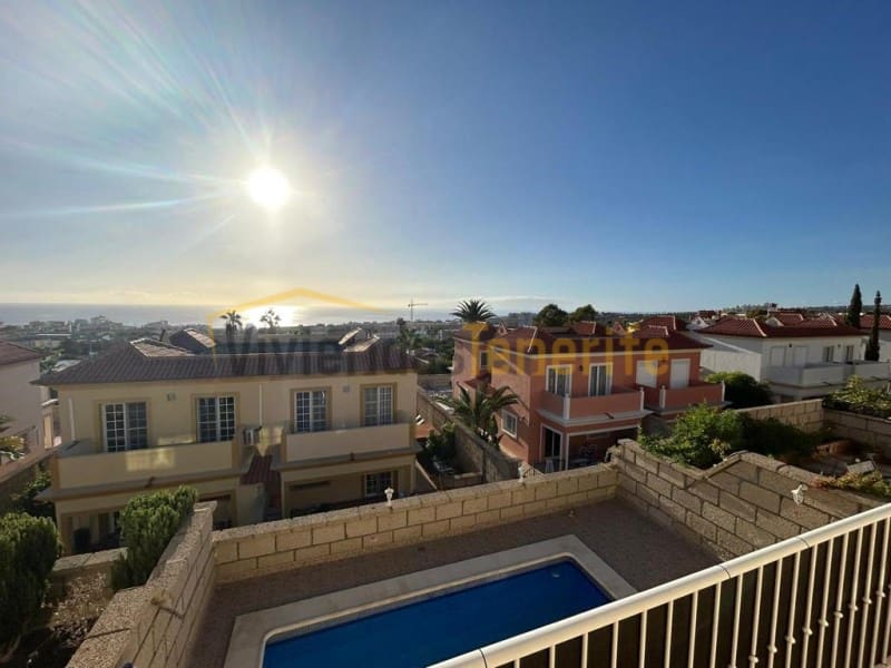 5 sovrum Villa till salu i Playa del Duque med garage - 895 000 € (Ref: 9591875)