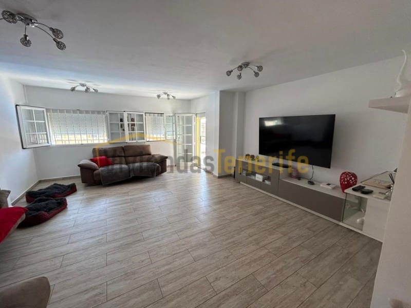 5 sovrum Villa till salu i Playa del Duque med garage - 895 000 € (Ref: 9591875)