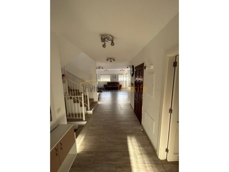 5 sovrum Villa till salu i Playa del Duque med garage - 895 000 € (Ref: 9591875)