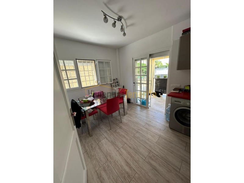 5 sovrum Villa till salu i Playa del Duque med garage - 895 000 € (Ref: 9591875)