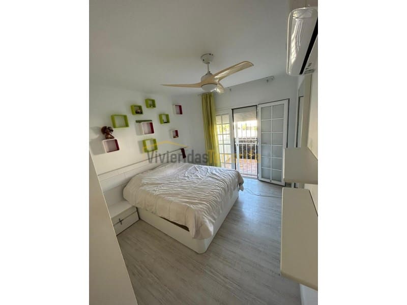 5 sovrum Villa till salu i Playa del Duque med garage - 895 000 € (Ref: 9591875)