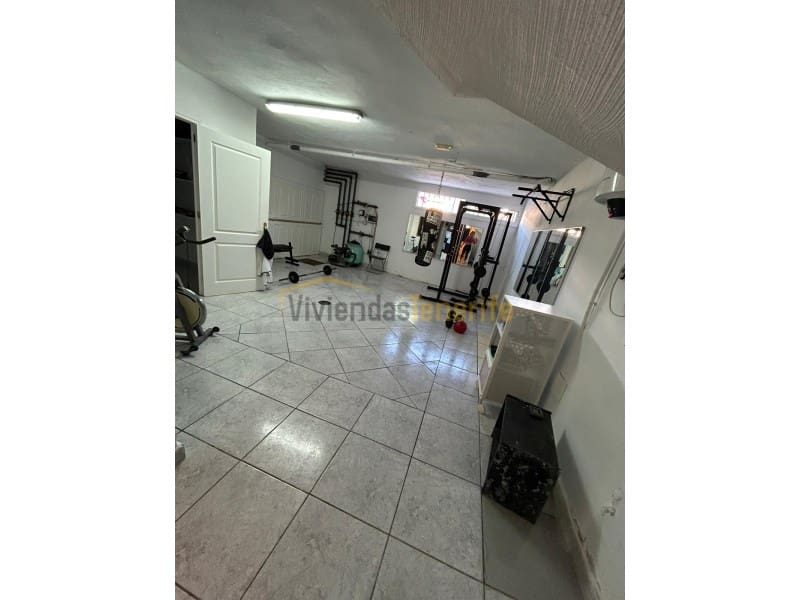 5 sovrum Villa till salu i Playa del Duque med garage - 895 000 € (Ref: 9591875)