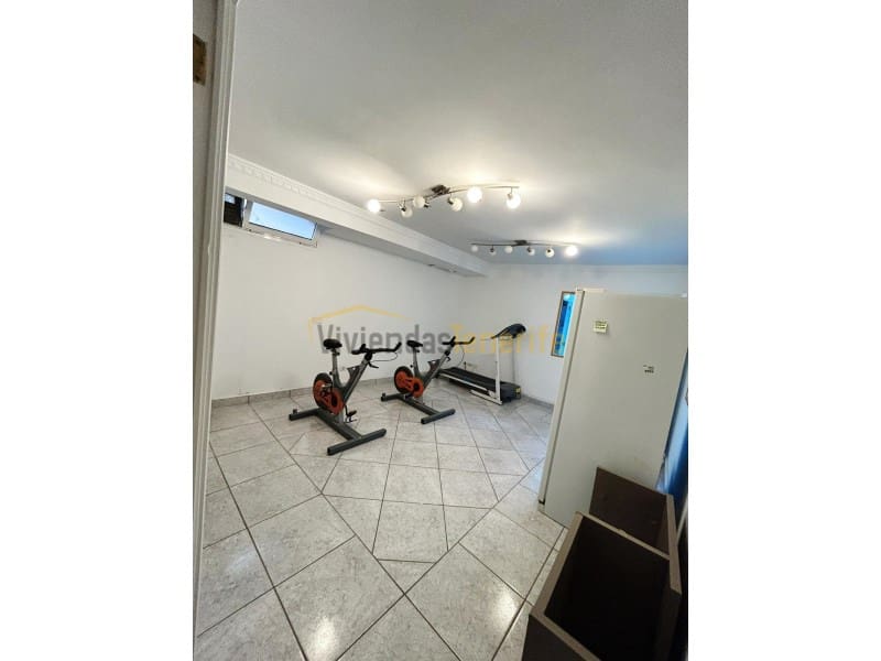 5 sovrum Villa till salu i Playa del Duque med garage - 895 000 € (Ref: 9591875)