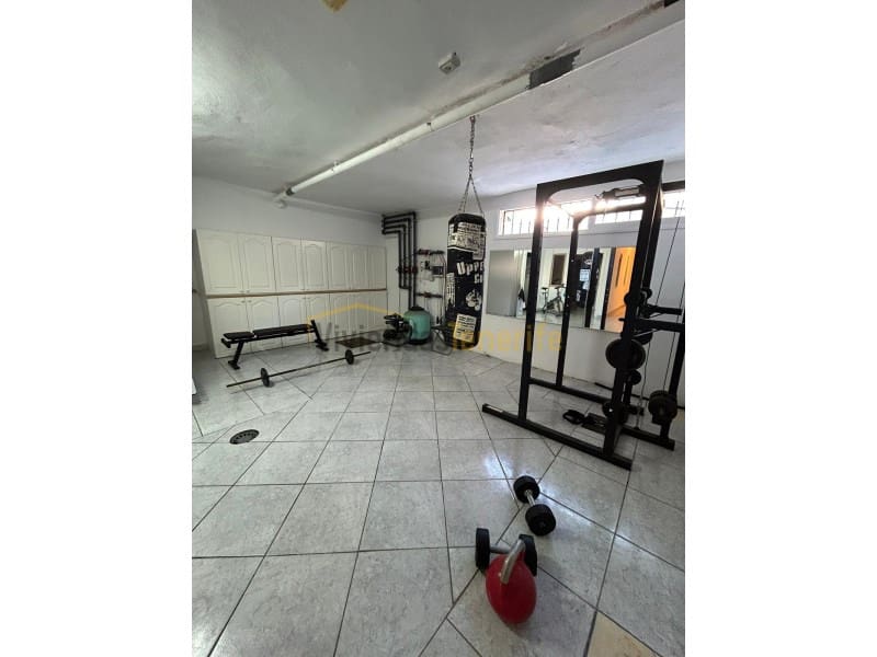 5 sovrum Villa till salu i Playa del Duque med garage - 895 000 € (Ref: 9591875)