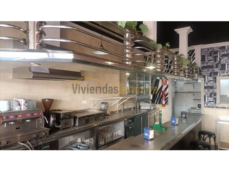 Kommersiell till salu i Los Cristianos - 150 000 € (Ref: 9591876)