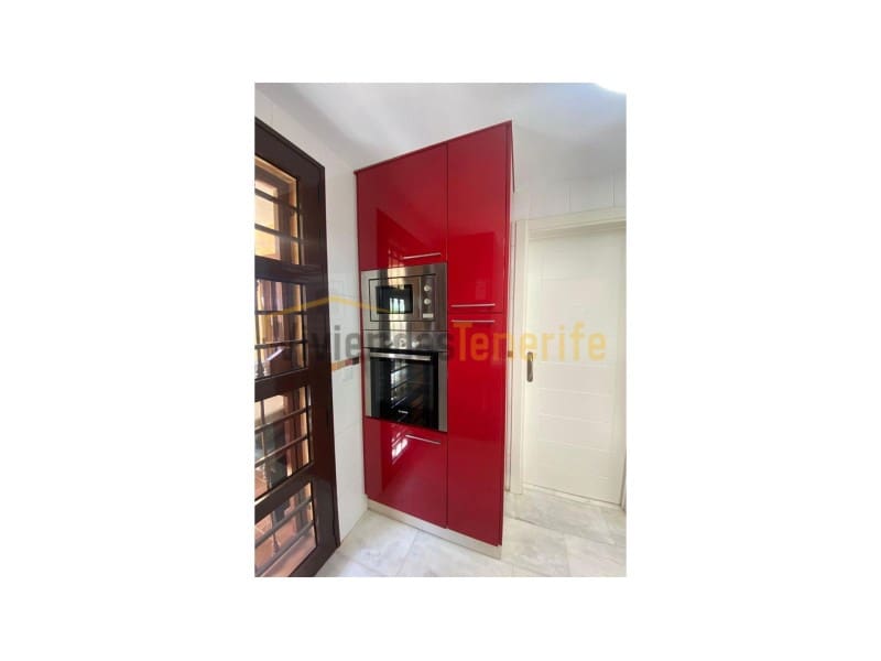 4 soverom Villa til salgs i San Miguel de Abona med svømmebasseng garasje - € 830 000 (Ref: 9591877)