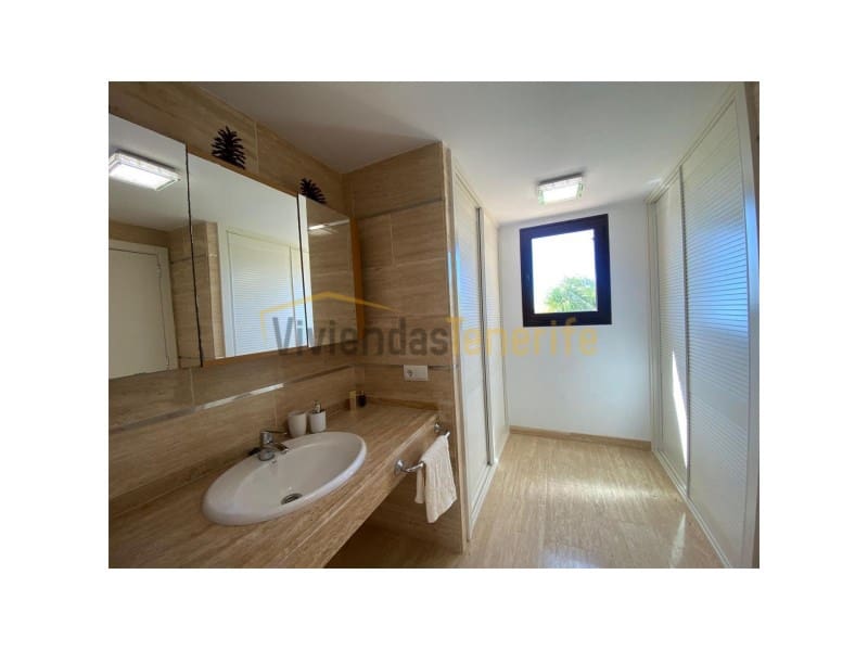 4 soverom Villa til salgs i San Miguel de Abona med svømmebasseng garasje - € 830 000 (Ref: 9591877)