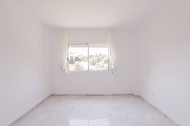 2 soverom Penthouse til salgs i La Reserva, Marbella med svømmebasseng garasje - € 299 000 (Ref: 9337058)