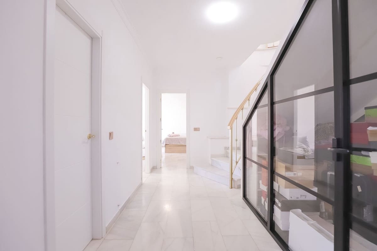 4 camera da letto Villa in vendita in Calahonda con piscina garage - 1.250.000 € (Rif: 9337059)