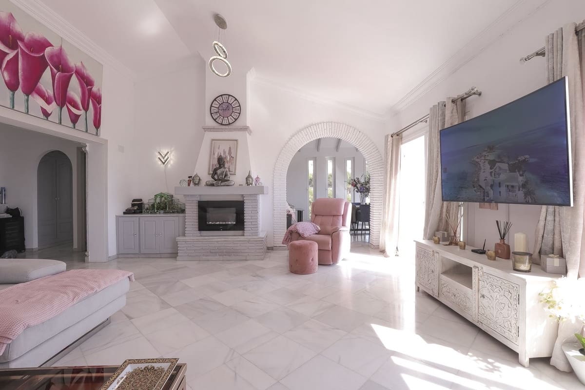 4 camera da letto Villa in vendita in Calahonda con piscina garage - 1.250.000 € (Rif: 9337059)