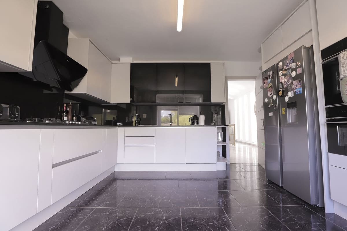 4 camera da letto Villa in vendita in Calahonda con piscina garage - 1.250.000 € (Rif: 9337059)