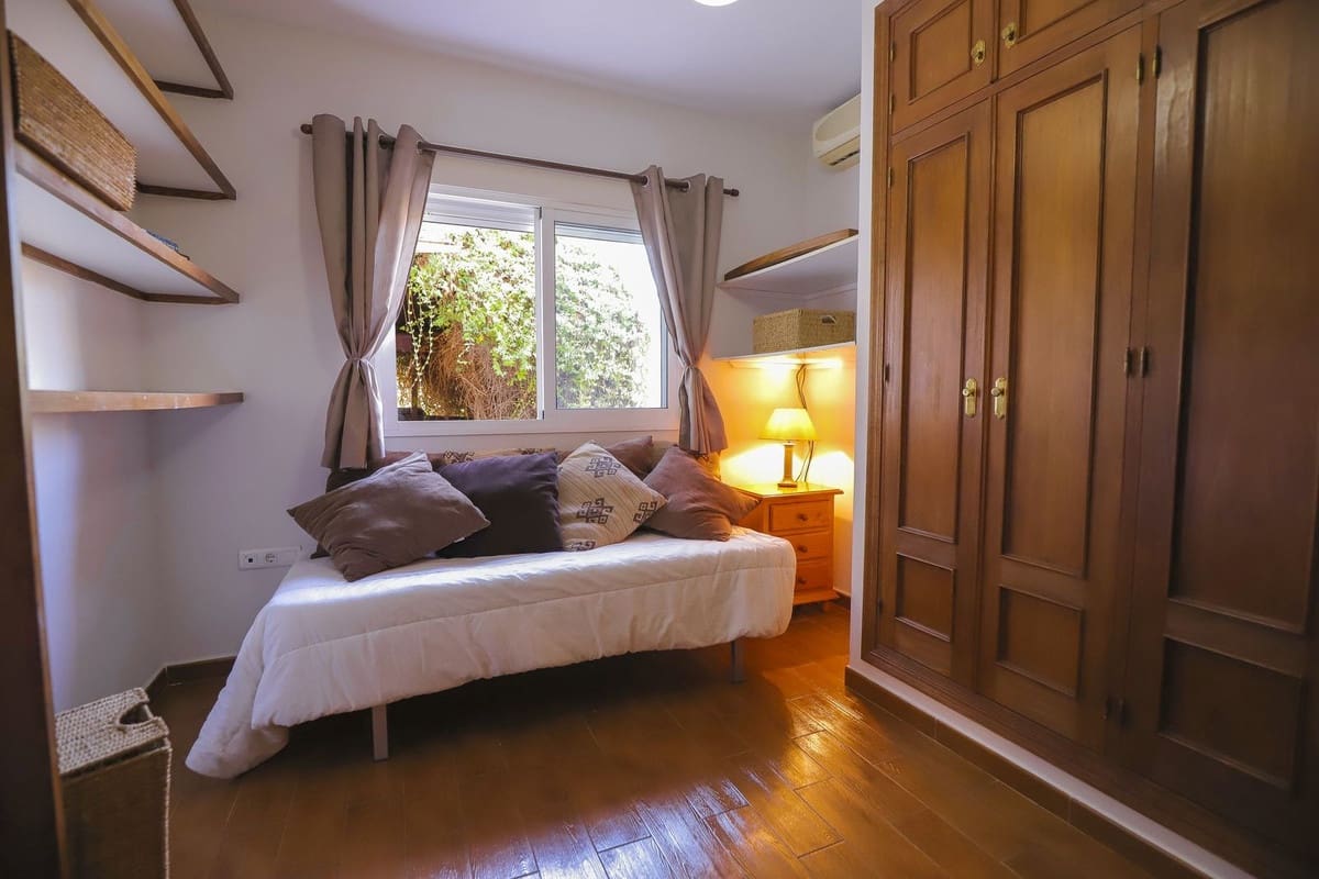 4 soveværelse Villa til salg i Vinuela med swimmingpool garage - € 595.000 (Ref: 9337061)