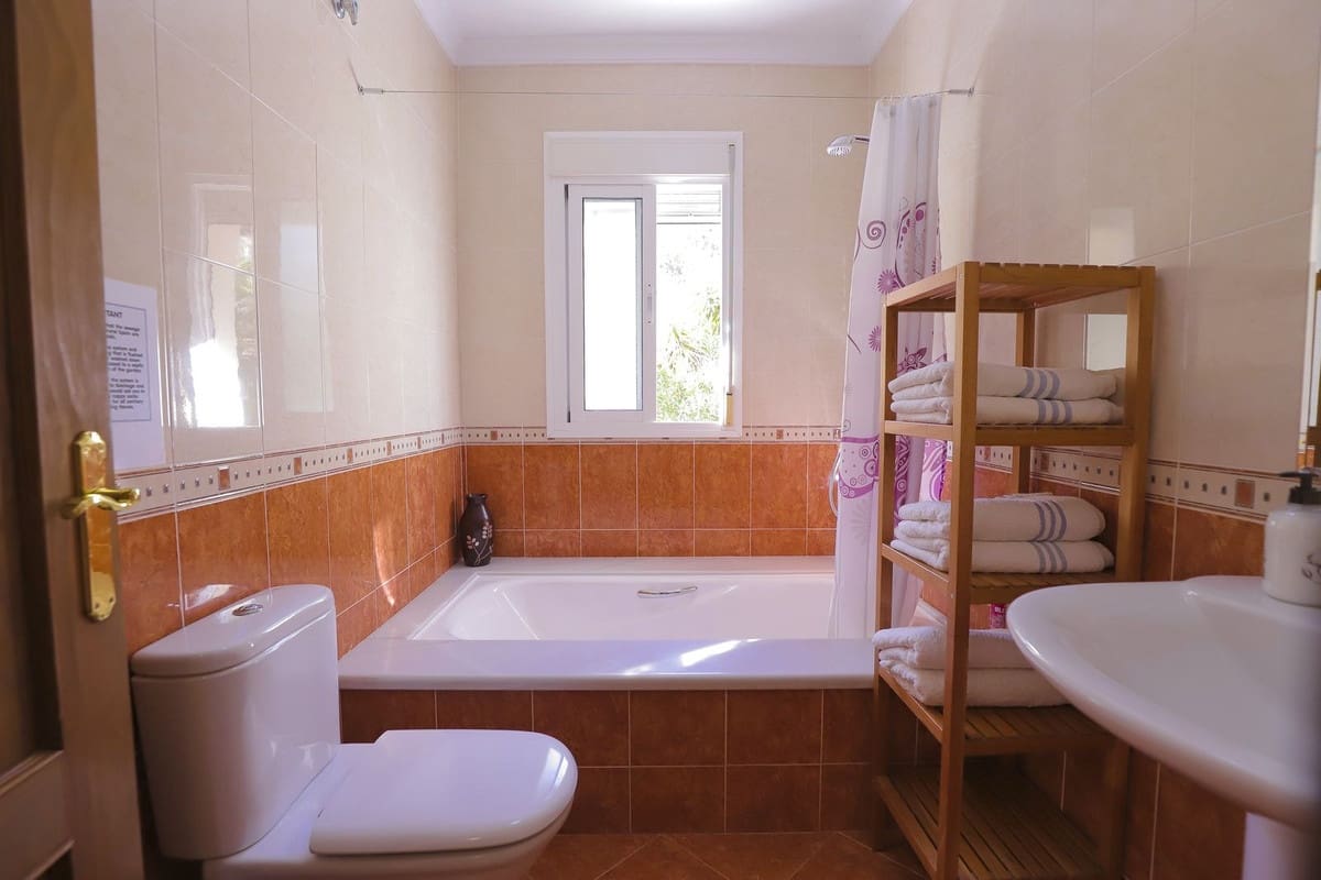 4 soveværelse Villa til salg i Vinuela med swimmingpool garage - € 595.000 (Ref: 9337061)