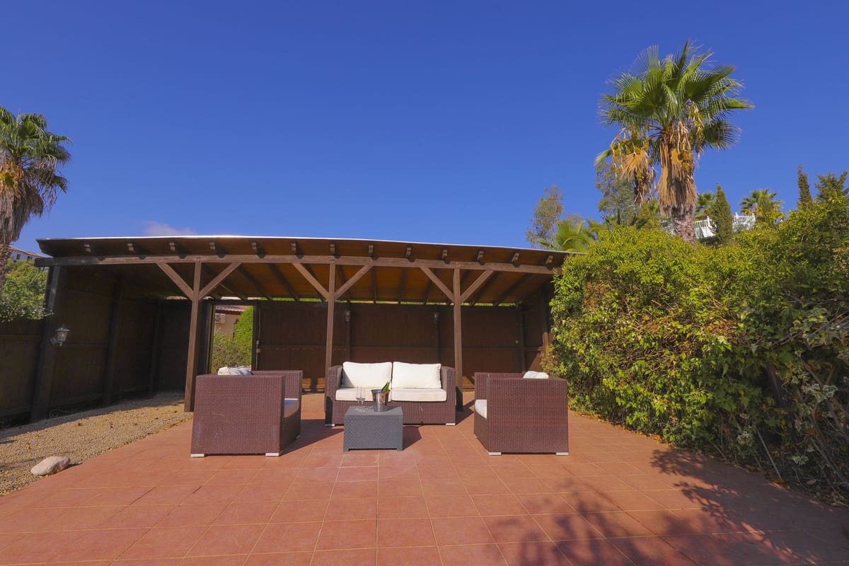 4 soveværelse Villa til salg i Vinuela med swimmingpool garage - € 595.000 (Ref: 9337061)