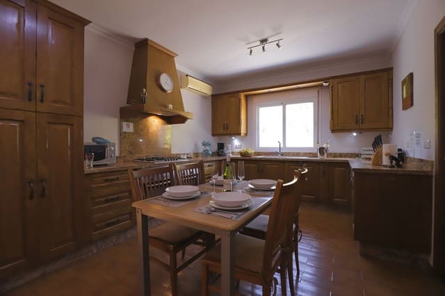 4 sovrum Villa till salu i Viñuela med pool garage - 595 000 € (Ref: 9337061)