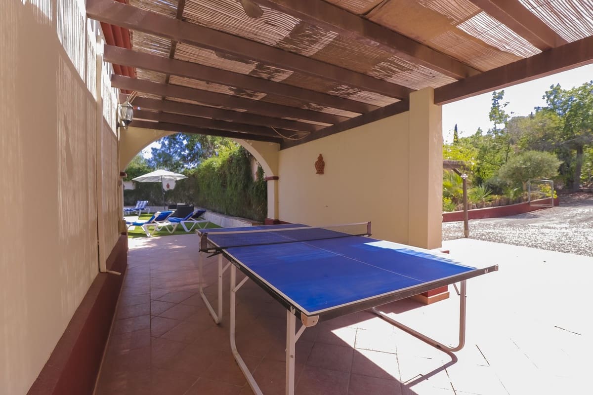 4 soveværelse Villa til salg i Vinuela med swimmingpool garage - € 595.000 (Ref: 9337061)