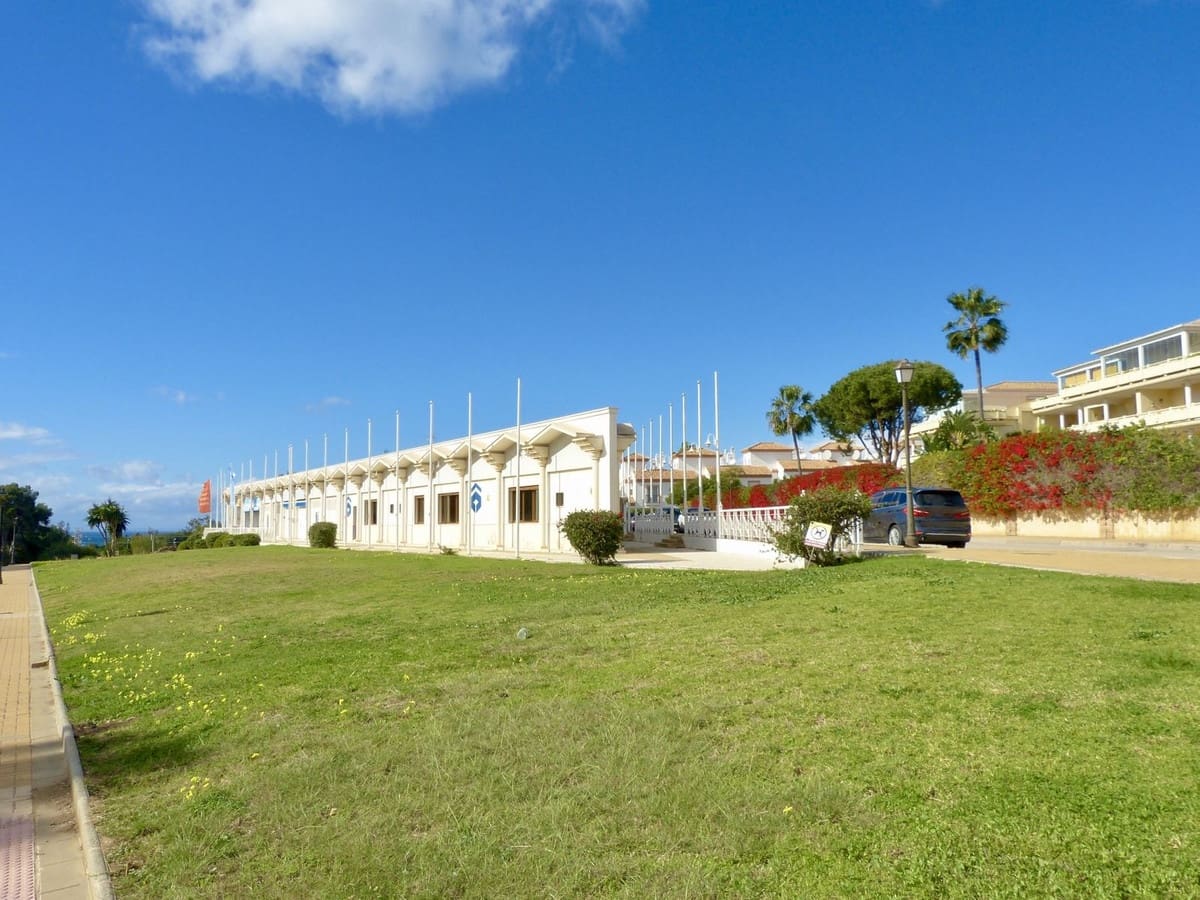 Kommersiell till salu i Cabopino med garage - 685 000 € (Ref: 9337062)