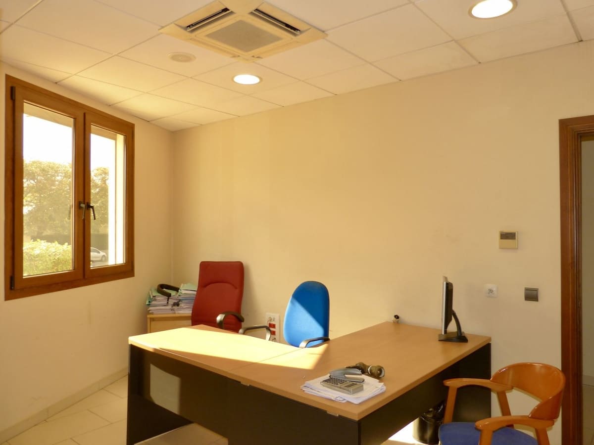 Kommersiell till salu i Cabopino med garage - 685 000 € (Ref: 9337062)