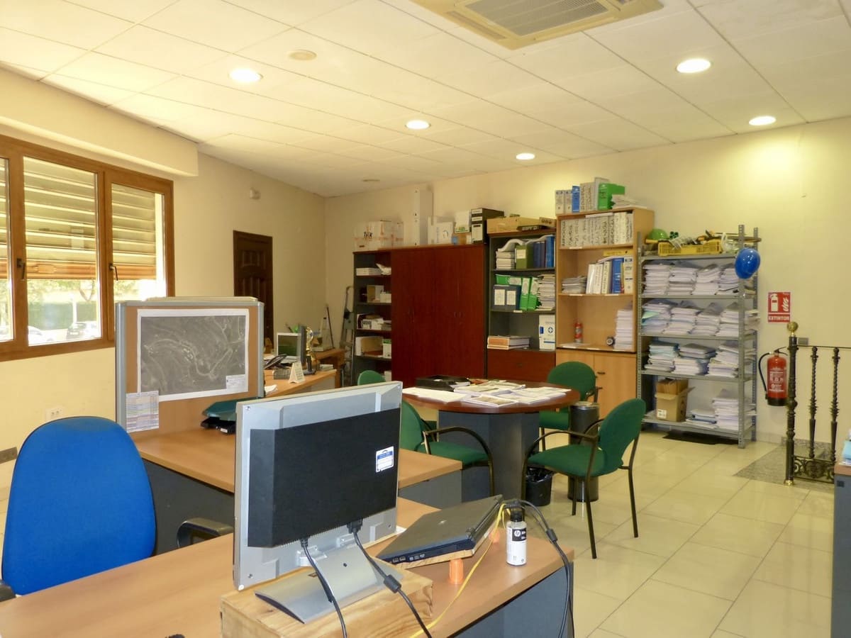 Kommersiell till salu i Cabopino med garage - 685 000 € (Ref: 9337062)