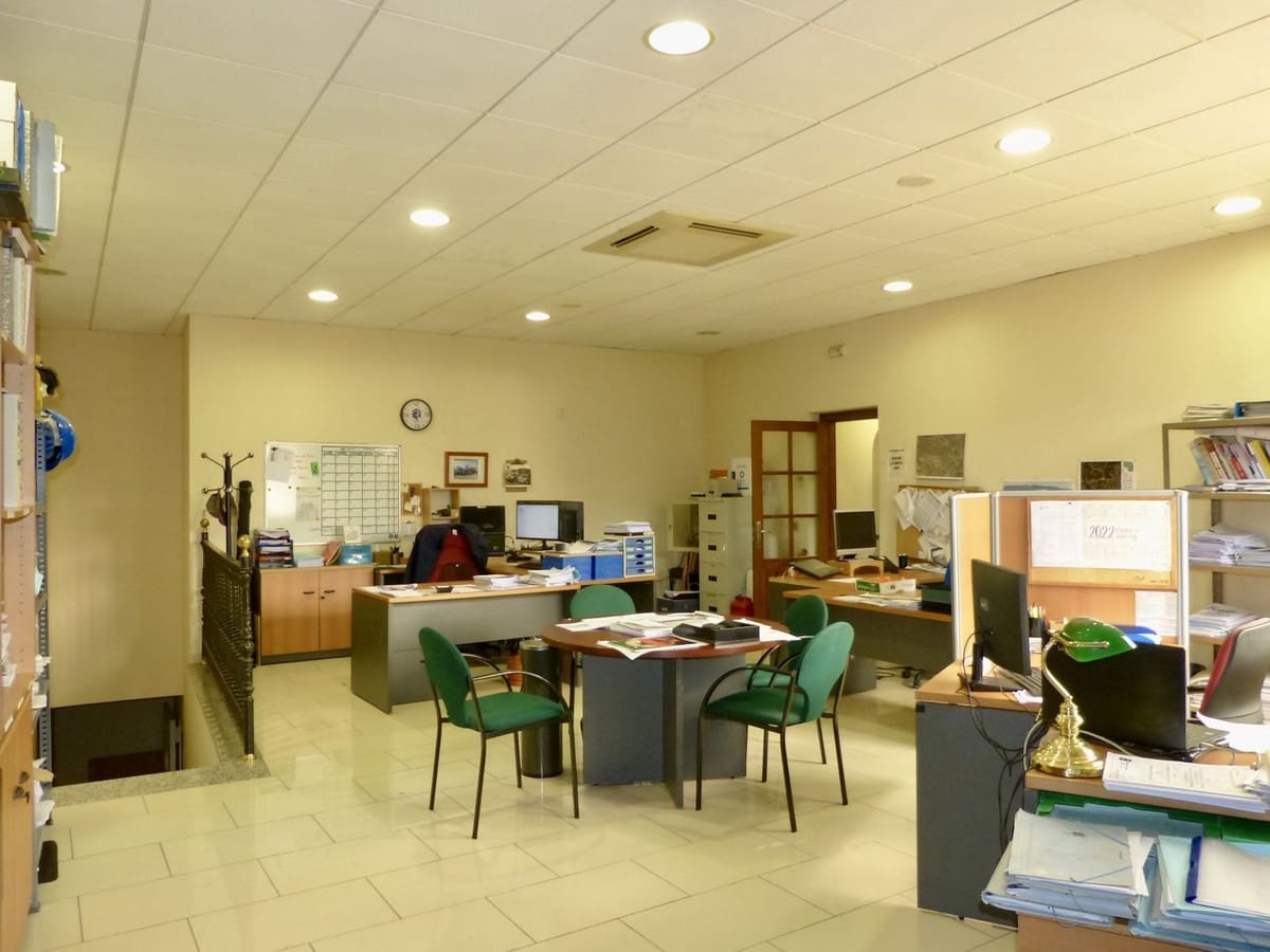 Kommersiell till salu i Cabopino med garage - 685 000 € (Ref: 9337062)