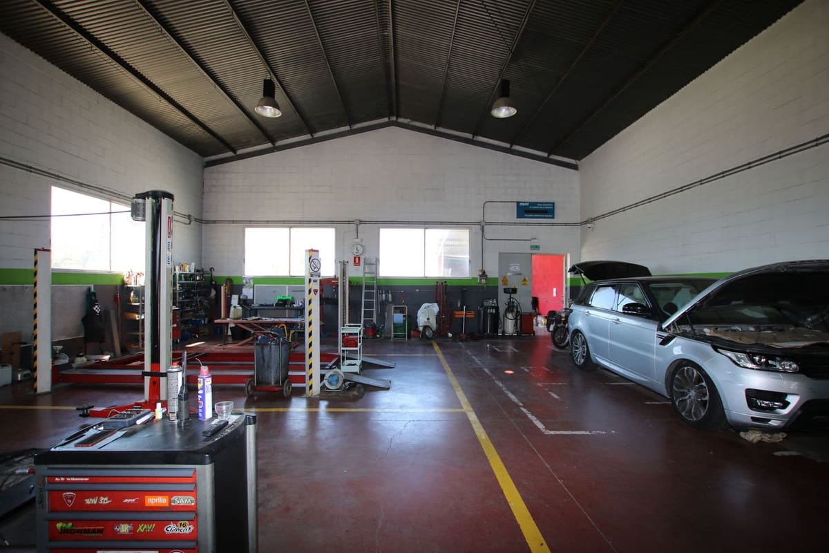 Komercyjne na sprzedaż w Alhaurin el Grande z garażem - 1 499 000 € (Ref: 9337064)