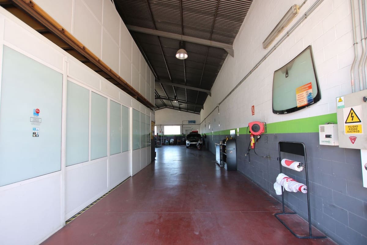 Komercyjne na sprzedaż w Alhaurin el Grande z garażem - 1 499 000 € (Ref: 9337064)