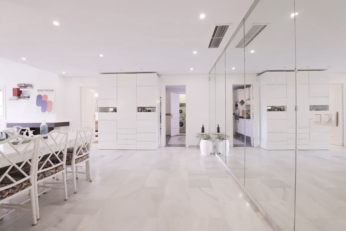 3 chambre Appartement à vendre à Cabopino avec piscine - 1 050 000 € (Ref: 9402688)